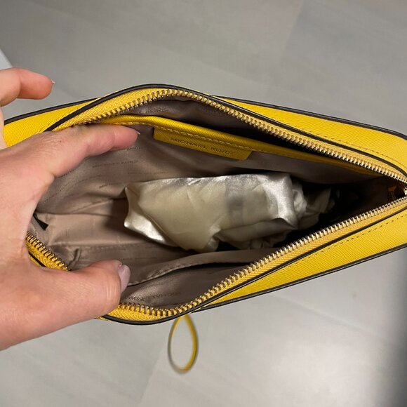 Michael Kors Sunflower Yellow Jet Set Travel East West Leather Crossbody - Picture 7 of 9